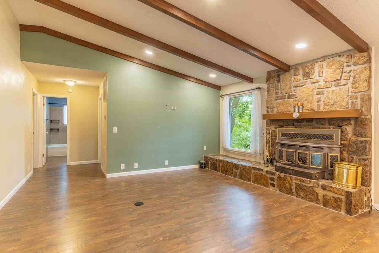 68 Sierra Dr - Photo 4 of 38