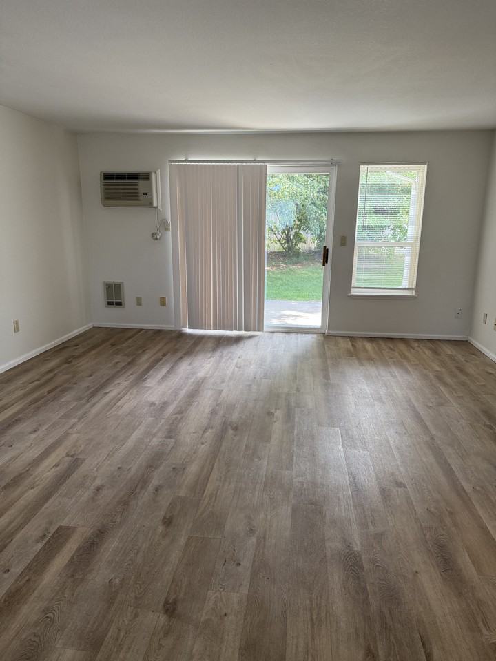 910 N 34th Ave #B - Photo 4 of 15