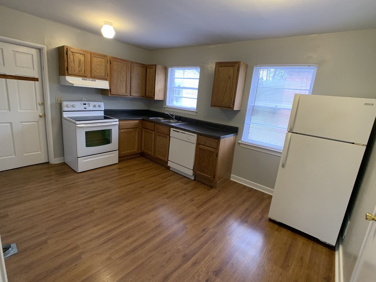 105 E Glenwood Dr #A - Photo 5 of 11