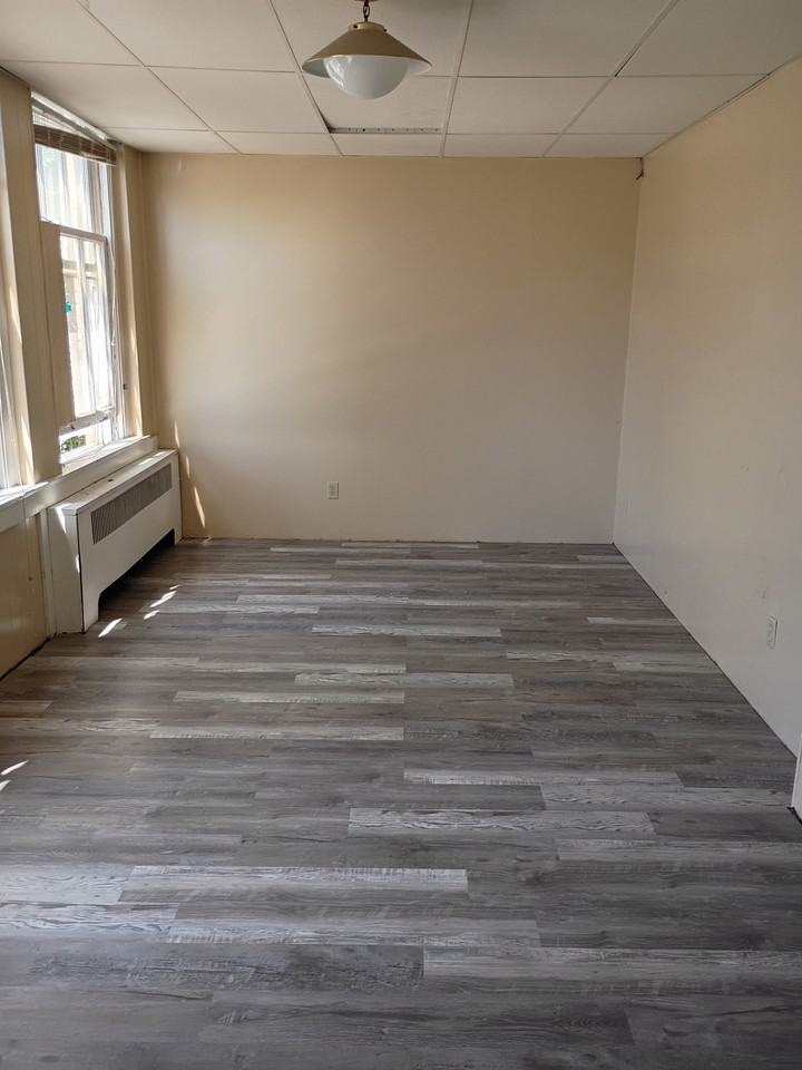 218 S Maryland St #24 - Photo 4 of 8