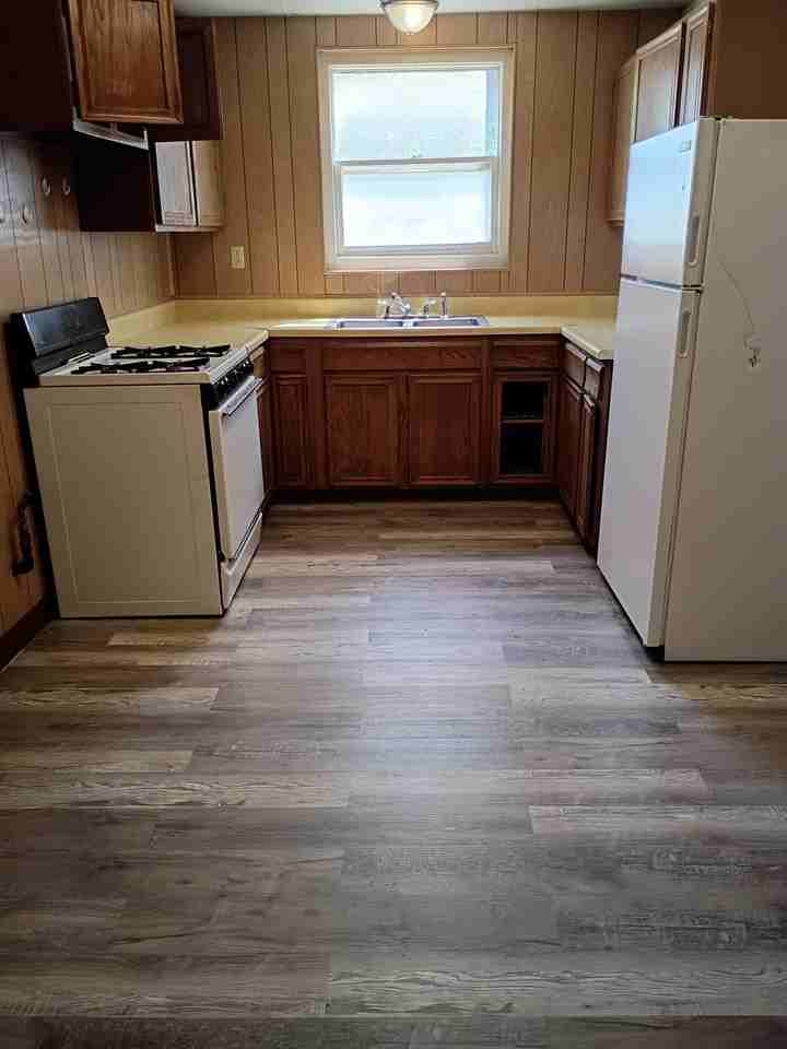 218 S Maryland St #24 - Photo 7 of 8