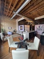 featured image of 325 N Broadway