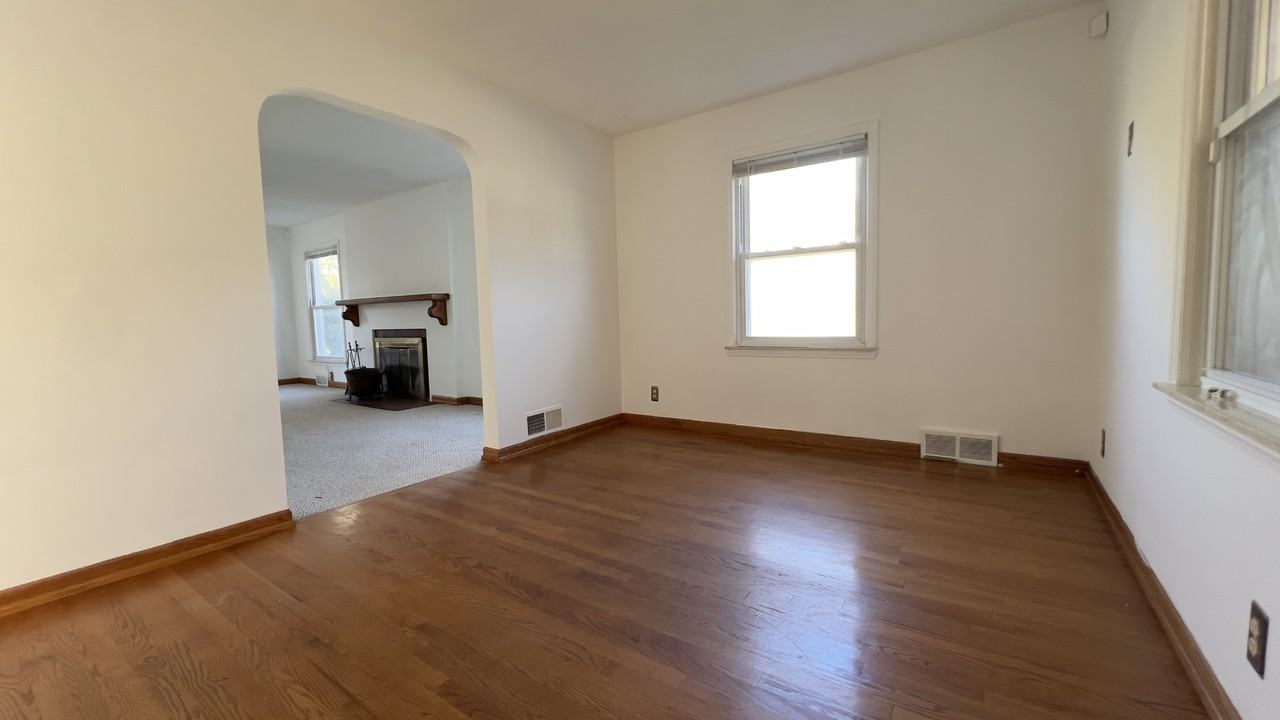 1914 E 2nd St #NA - Photo 6 of 11