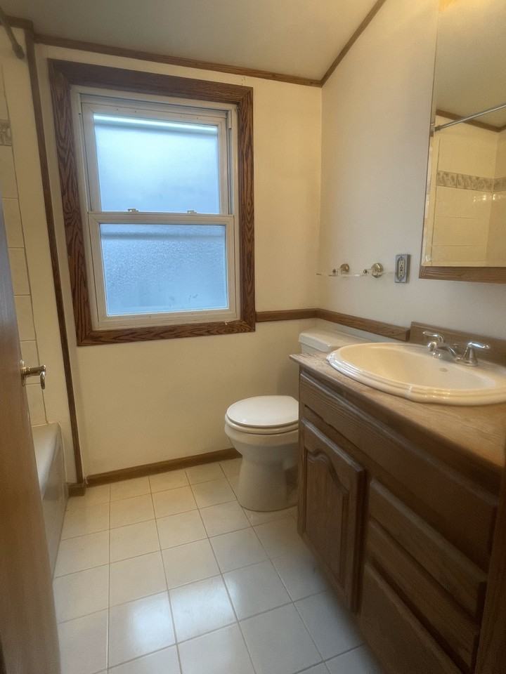 1914 E 2nd St #NA - Photo 7 of 11