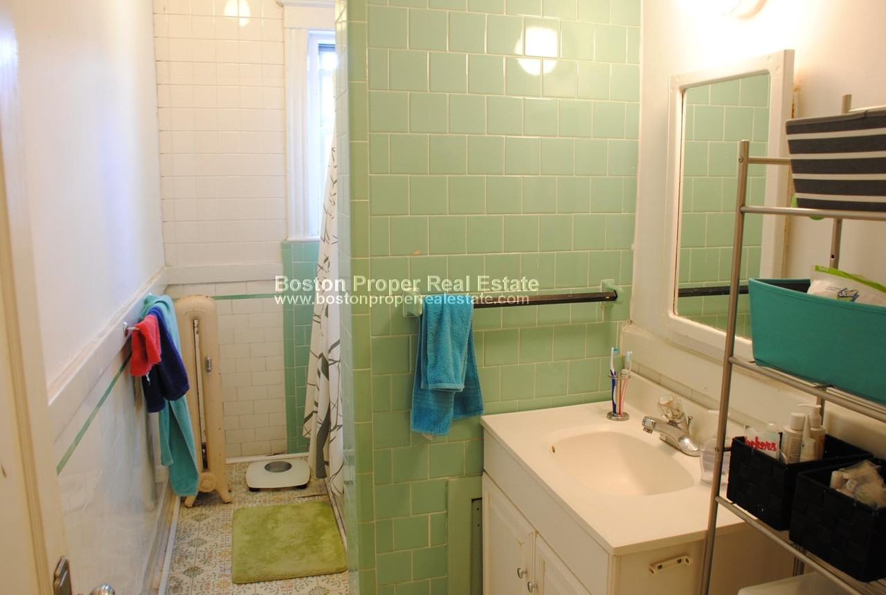 118 University Rd #3K - Photo 7 of 16