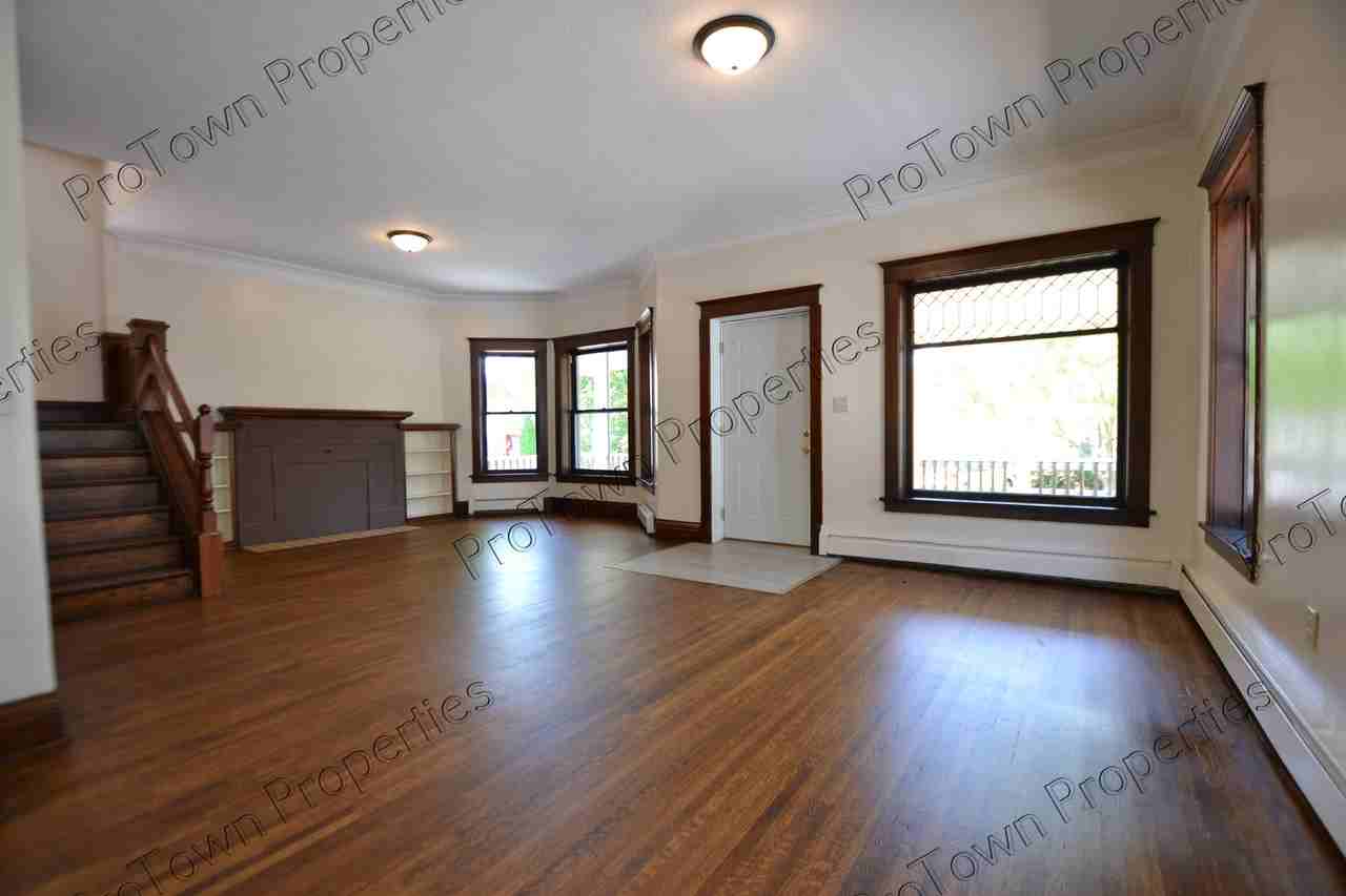 208 North Hickory Street - Photo 3 of 11