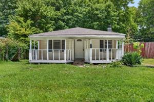featured image of 141 W Rossview Rd