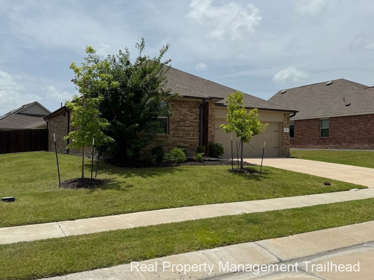 616 Fitzroy Ln - Photo 3 of 28
