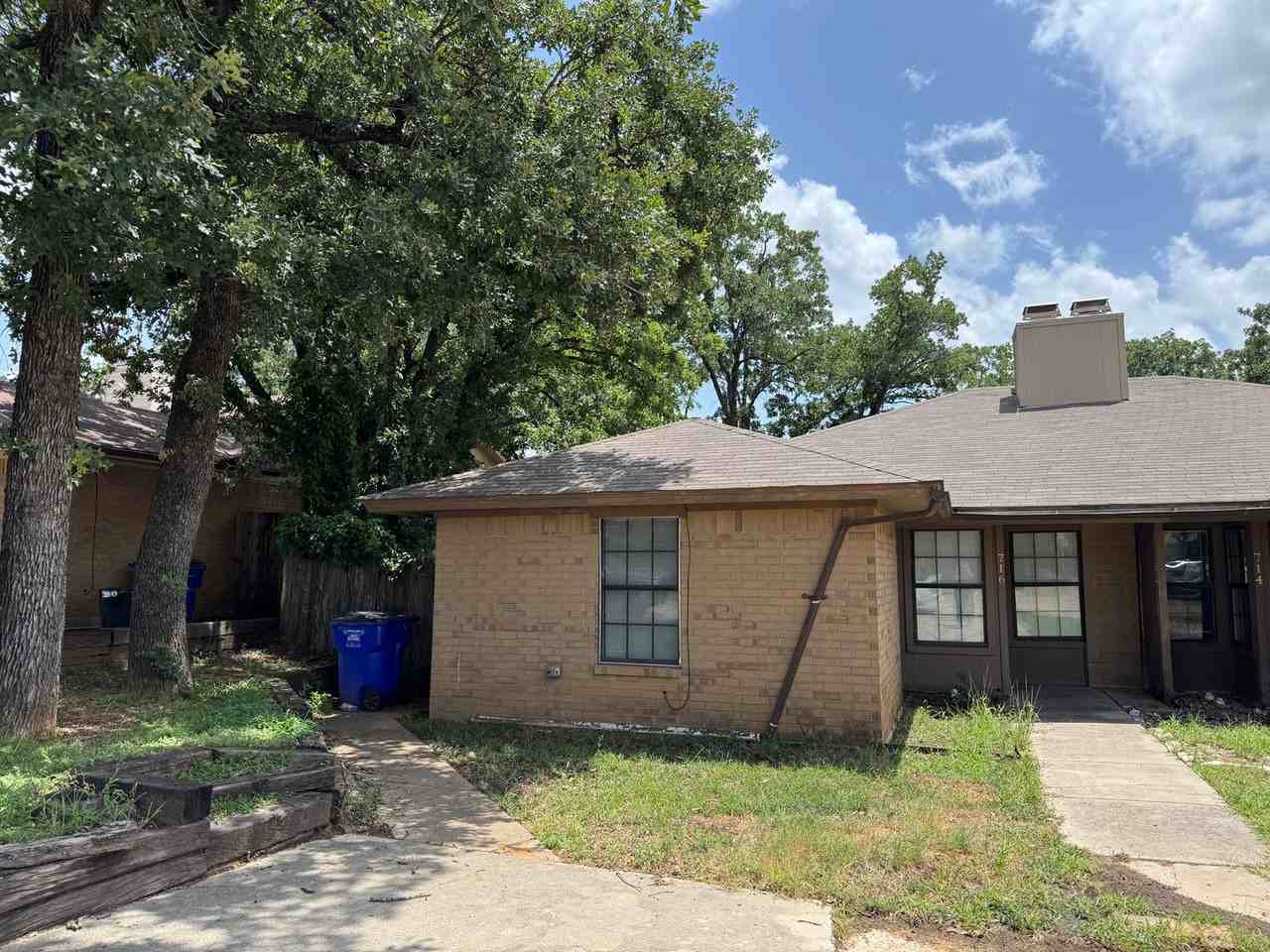 716 Woodland Ct