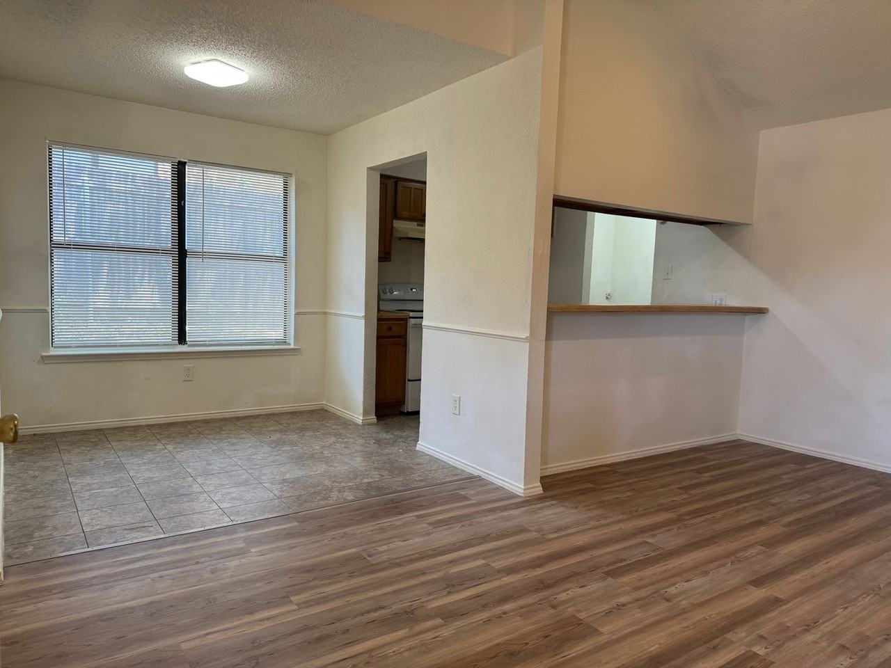 716 Woodland Ct - Photo 3 of 15