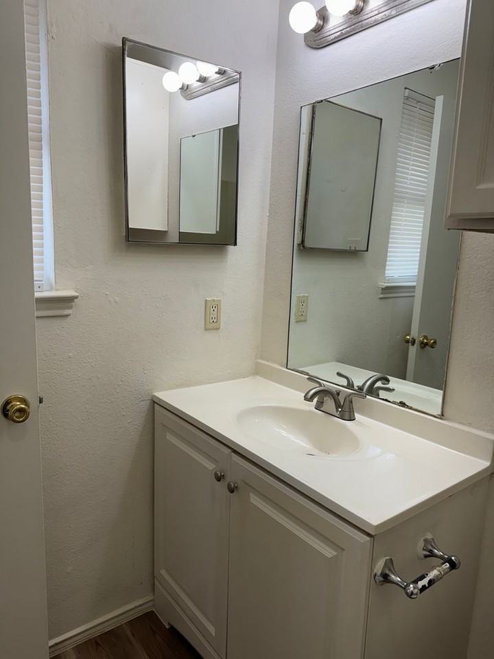 716 Woodland Ct - Photo 7 of 15