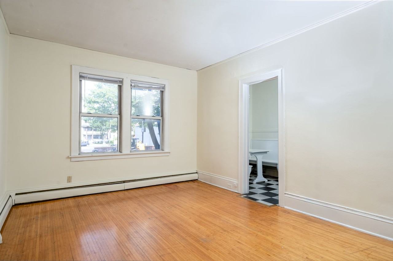 2121 Hennepin Ave S - Photo 7 of 14