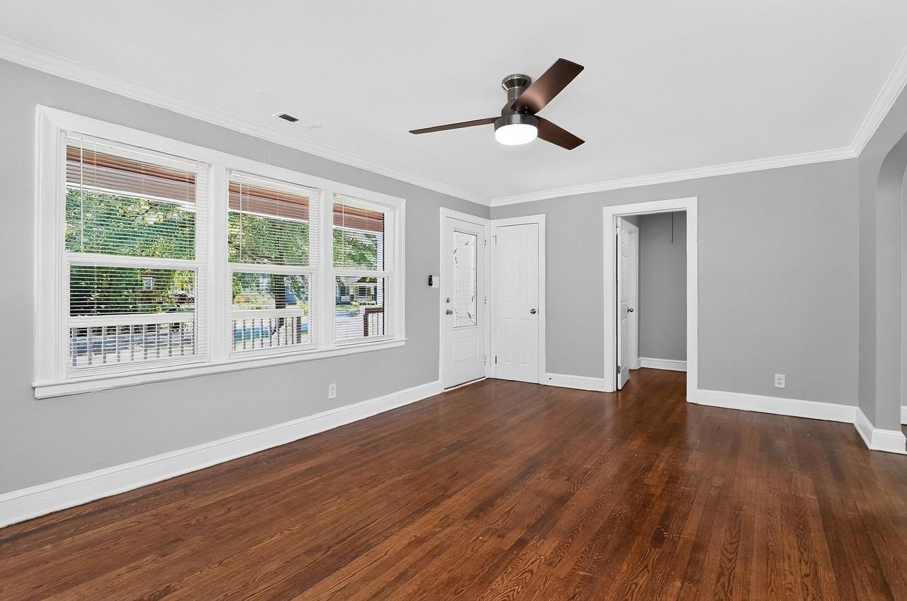 305 Sylvania Ave - Photo 4 of 18