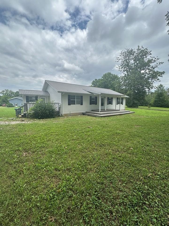 6250 W Highway 136