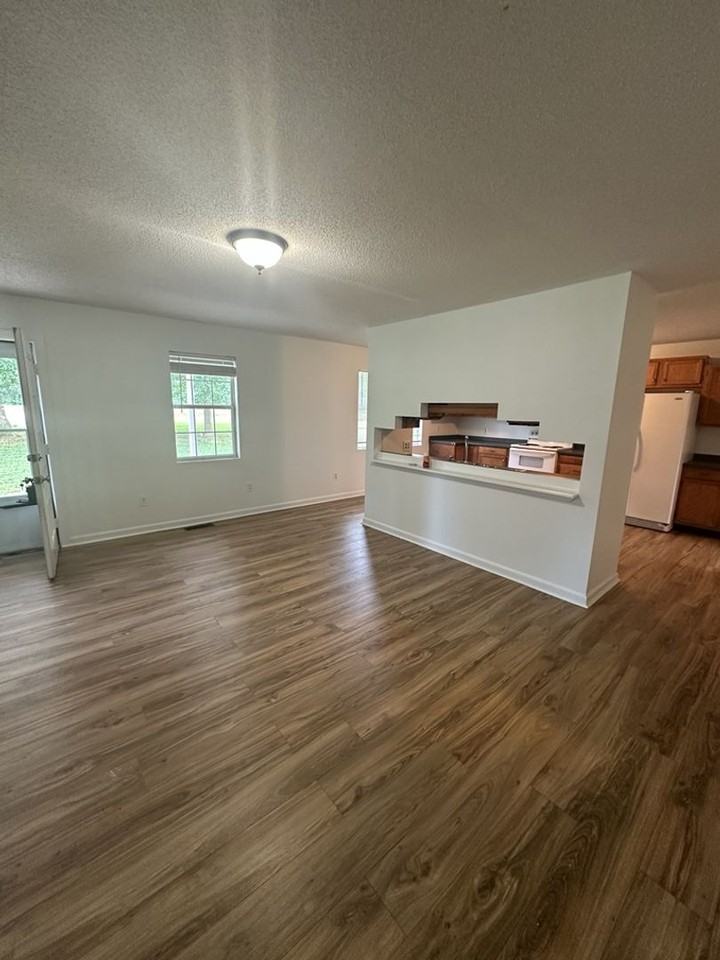 6250 W Highway 136 - Photo 4 of 20