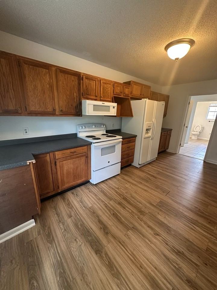 6250 W Highway 136 - Photo 5 of 20
