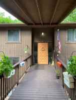 featured image of 1461 Hillcrest Ave