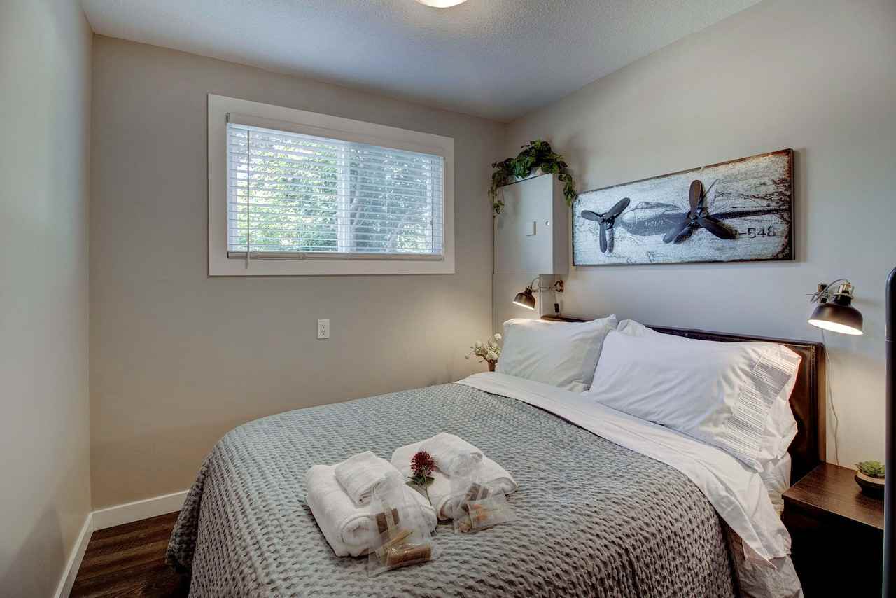 2515 16 St Nw - Photo 4 of 14