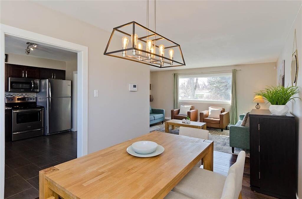 Fairview Cres - Photo 3 of 24