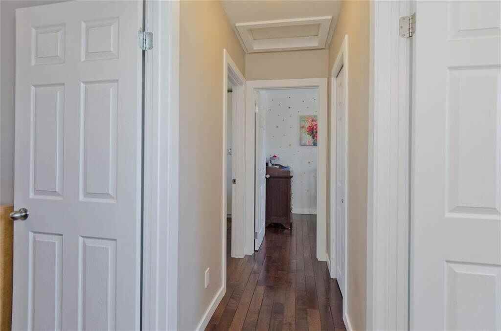 Fairview Cres - Photo 5 of 24