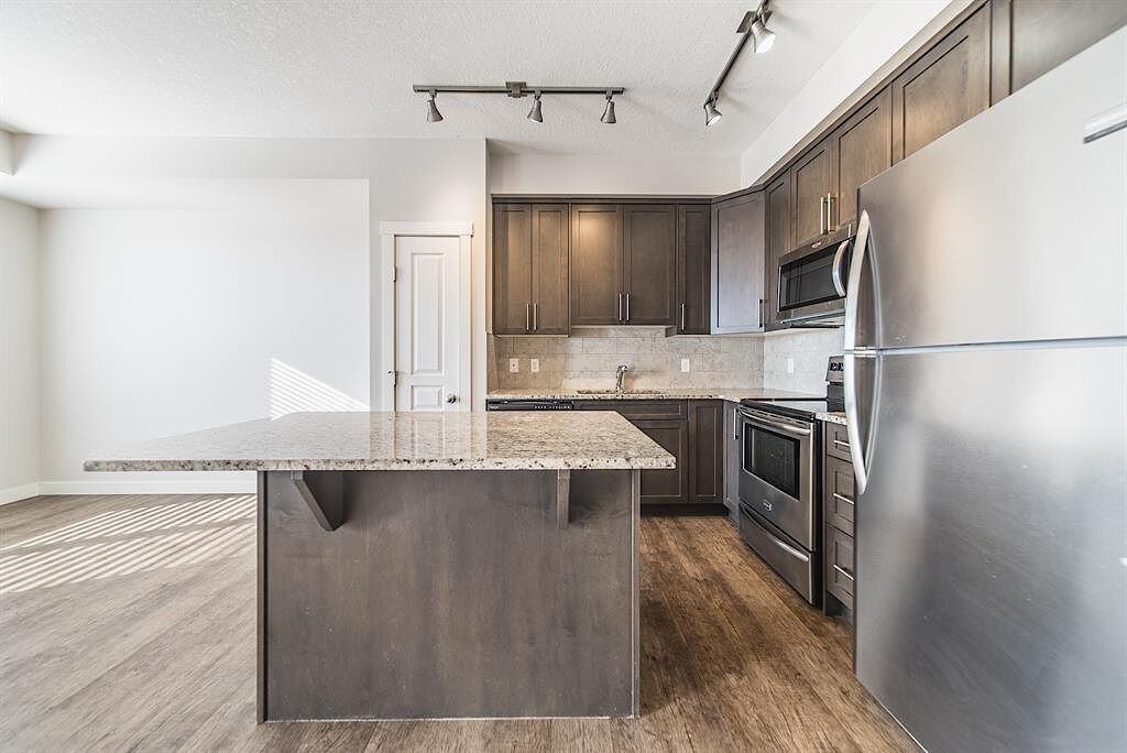 193 Cranford Walk Se - Photo 6 of 21