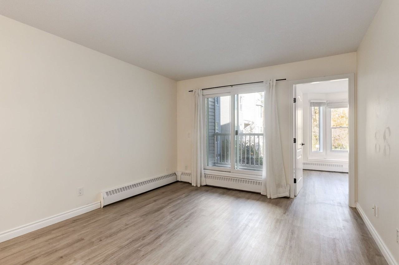 2204 1 St Sw - Photo 6 of 16