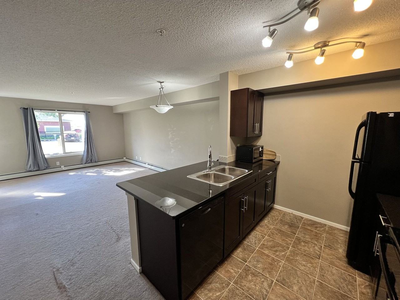 5810 - 5810 Mullen Pl Nw - Photo 4 of 10
