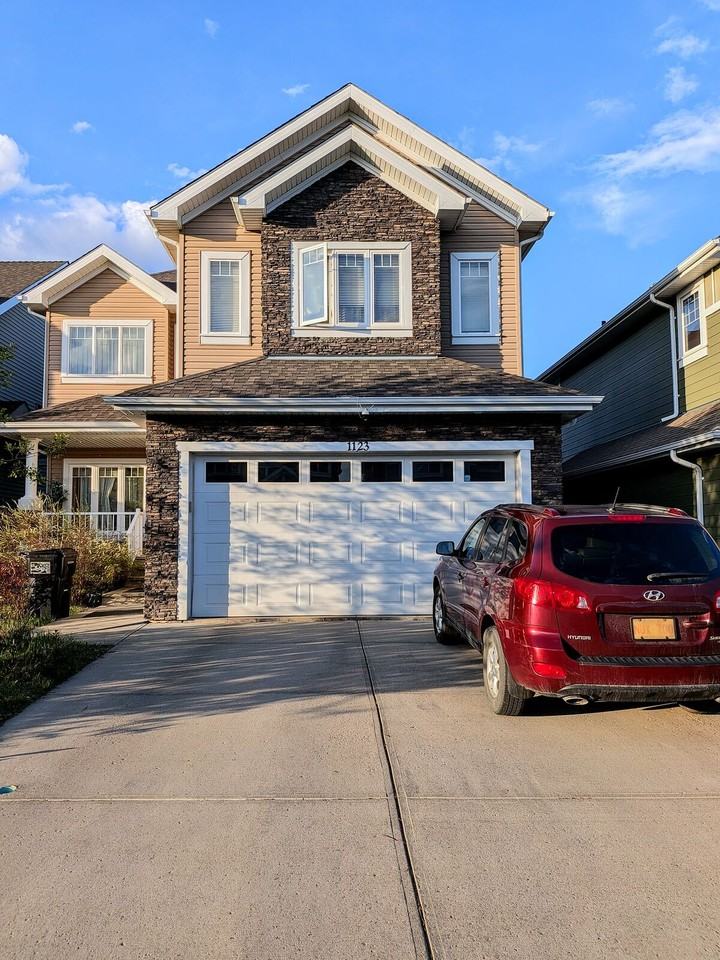 1123 72 St Sw - Photo 6 of 50