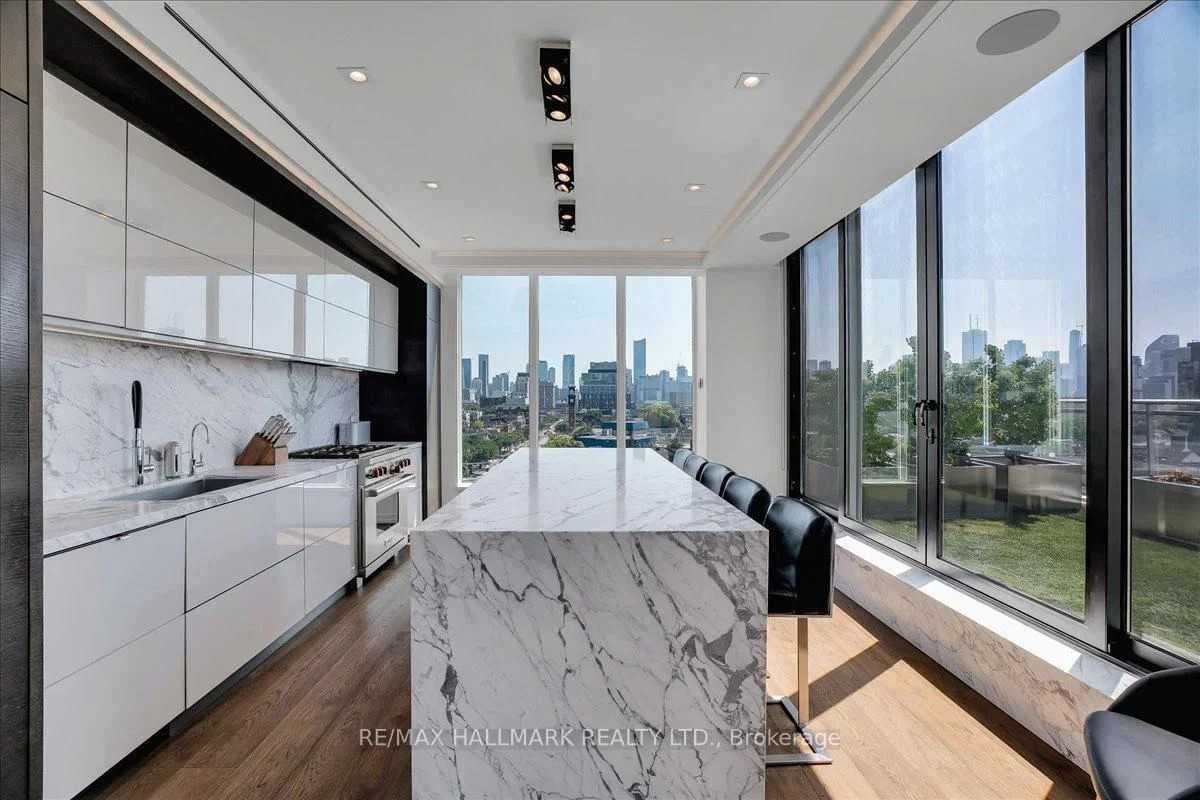 301 Markham Street - Photo 2 of 33