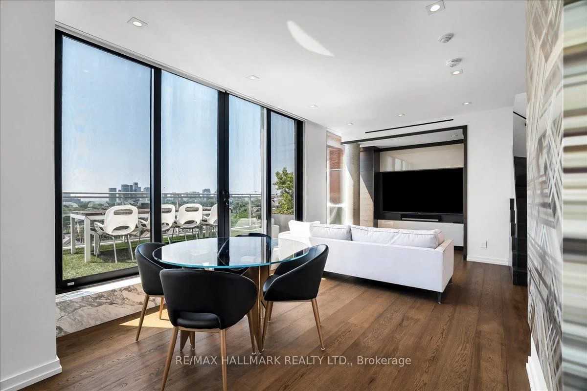 301 Markham Street - Photo 6 of 33