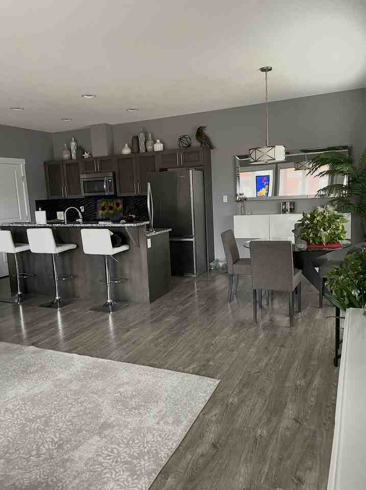 1501 Graybriar Green - Photo 3 of 10