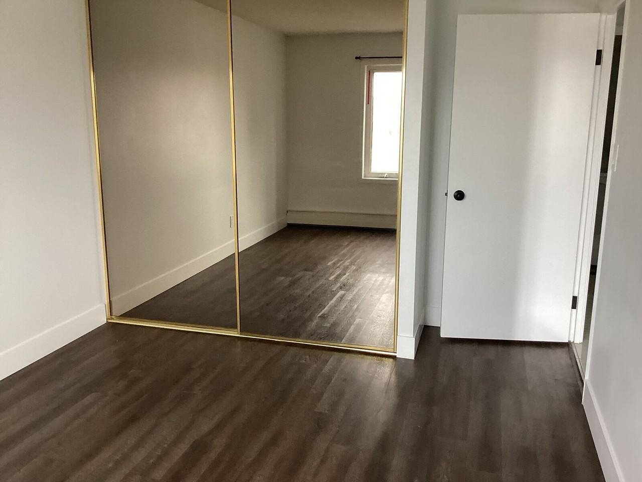 10135 Berkeley Apts. - Photo 7 of 10