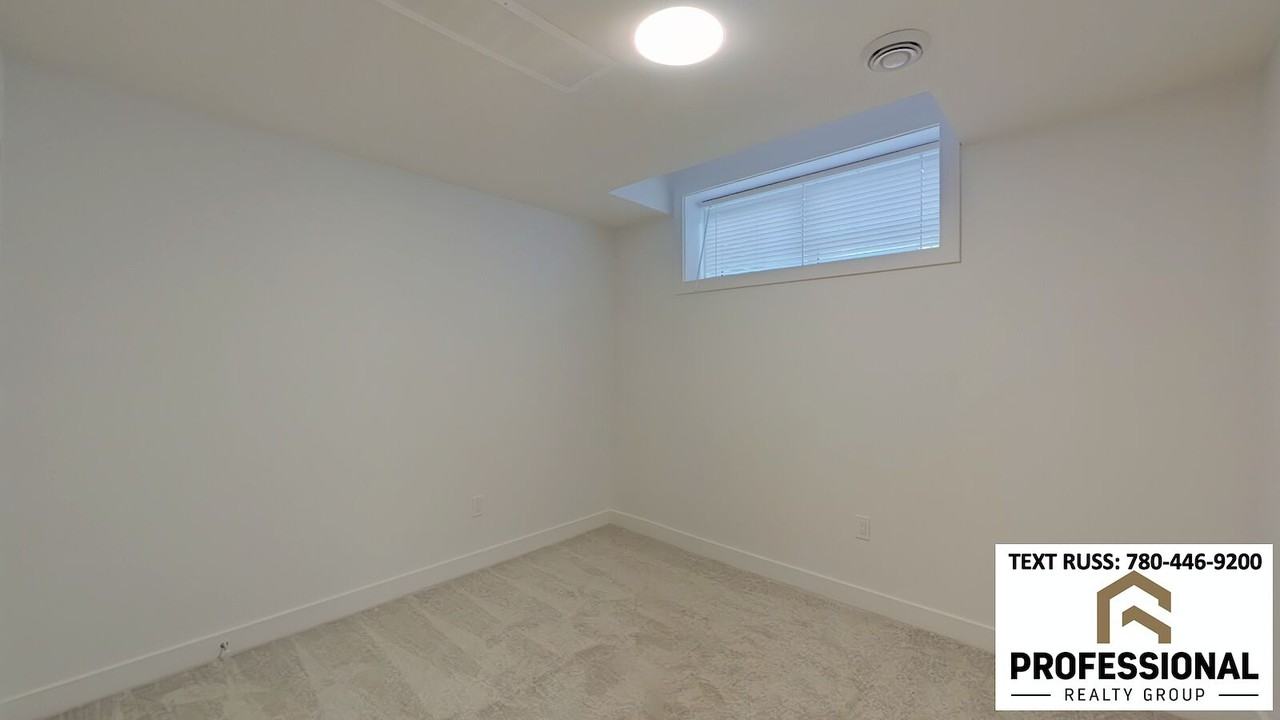 1037 Aster Blvd Nw - Photo 3 of 6