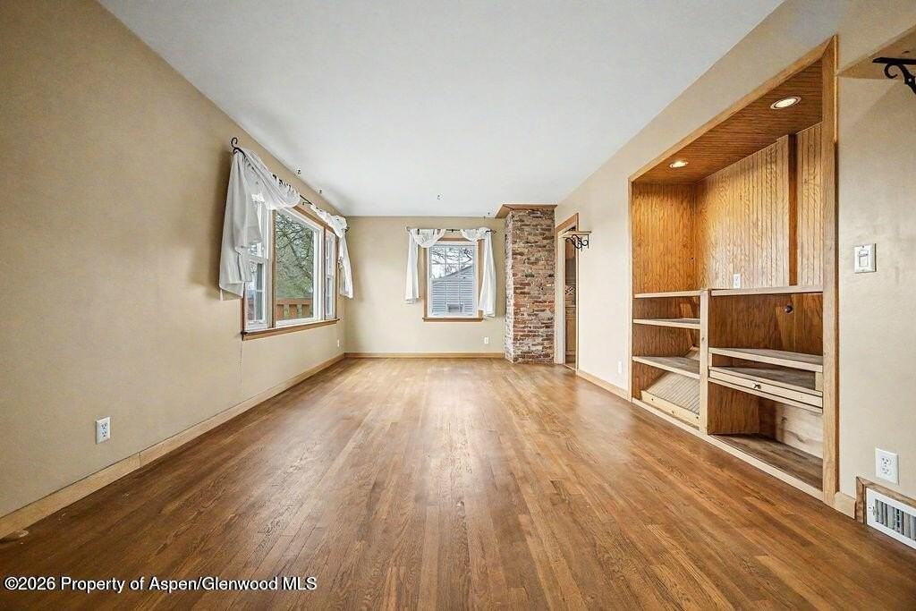 1020 School St - Photo 2 of 6