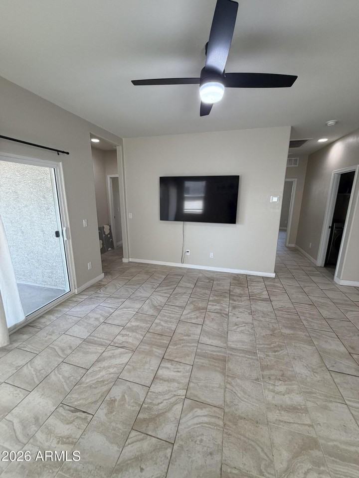 7836 W Riverside Ave - Photo 4 of 24