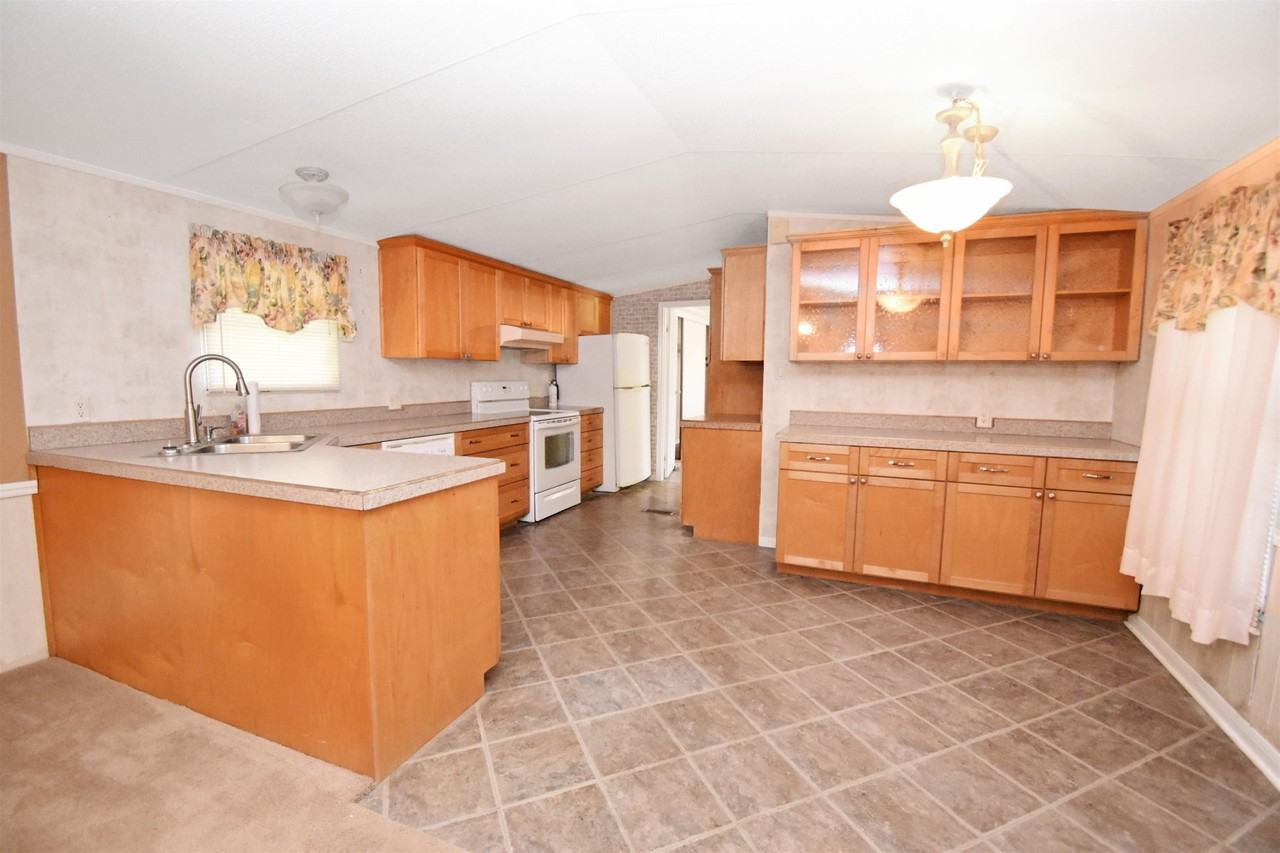 8707 Dogwood Dr - Photo 5 of 17