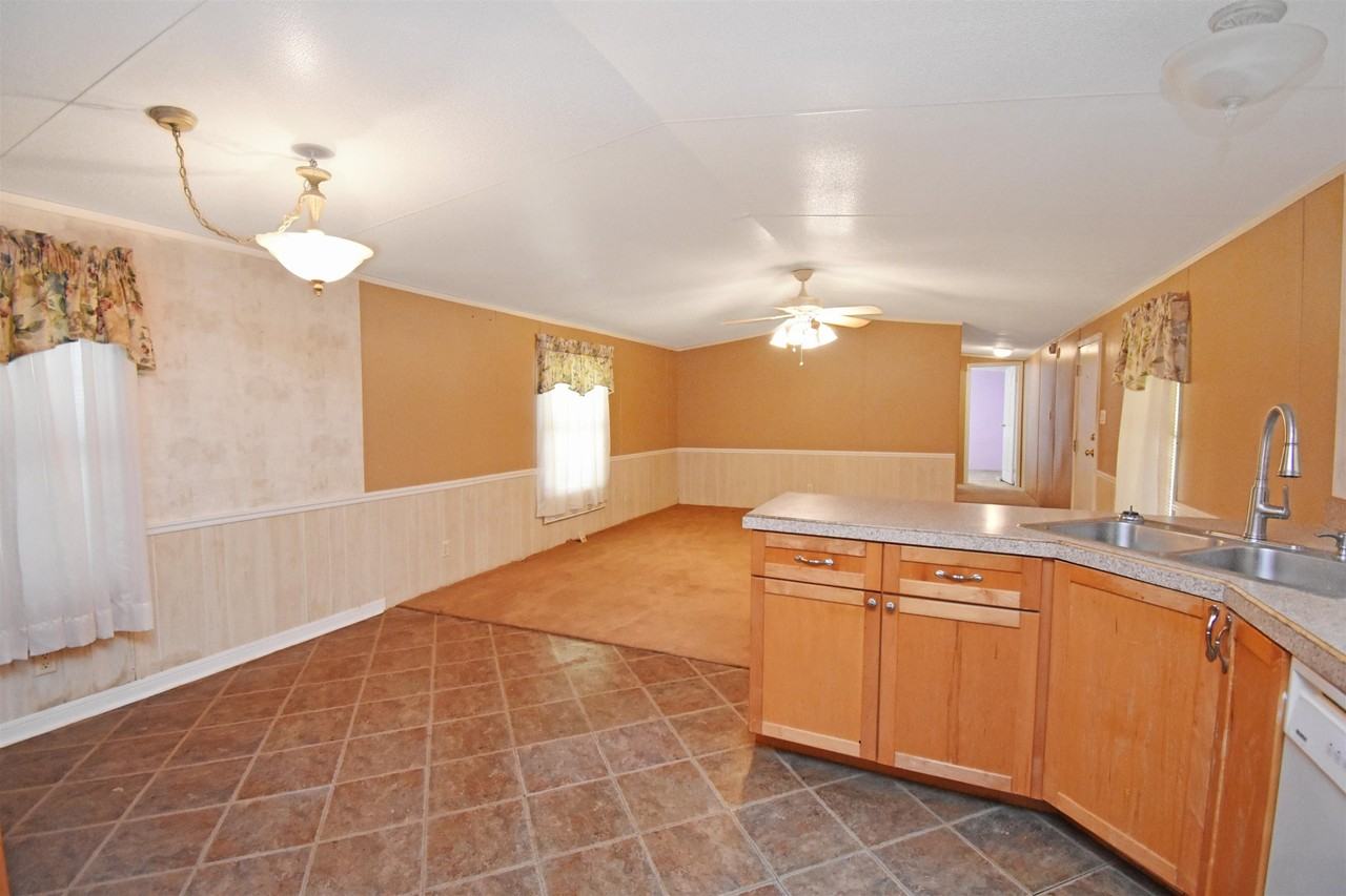 8707 Dogwood Dr - Photo 7 of 17