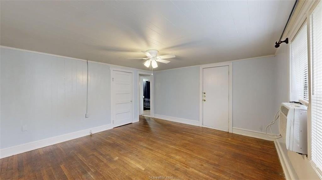 303 Montclair Ave - Photo 7 of 15