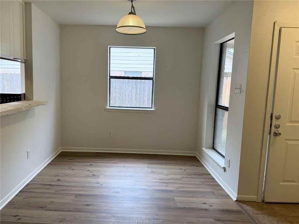 704 Cross Timbers Dr - Photo 3 of 14