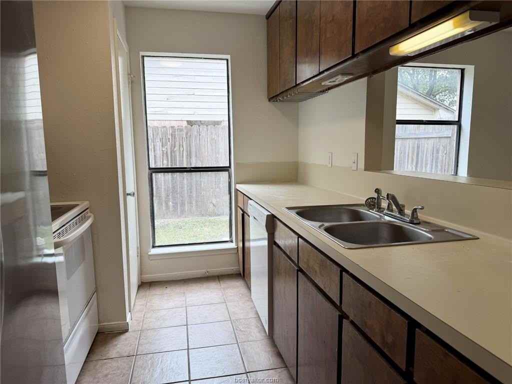 704 Cross Timbers Dr - Photo 5 of 14