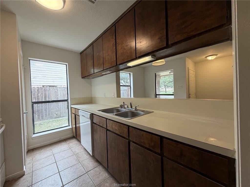 704 Cross Timbers Dr - Photo 6 of 14