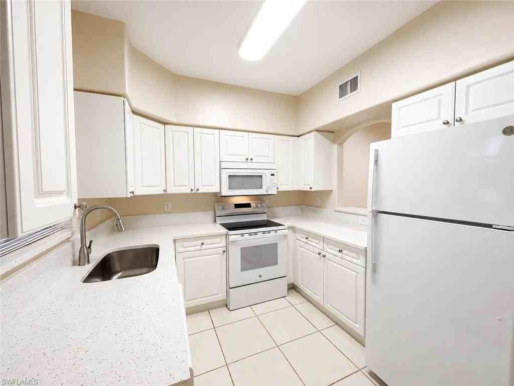 4110 Castilla Cir #105 - Photo 5 of 22