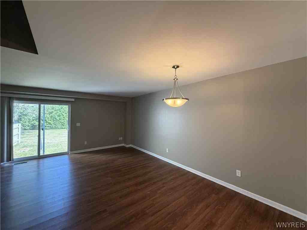 723 Robin Rd - Photo 2 of 13
