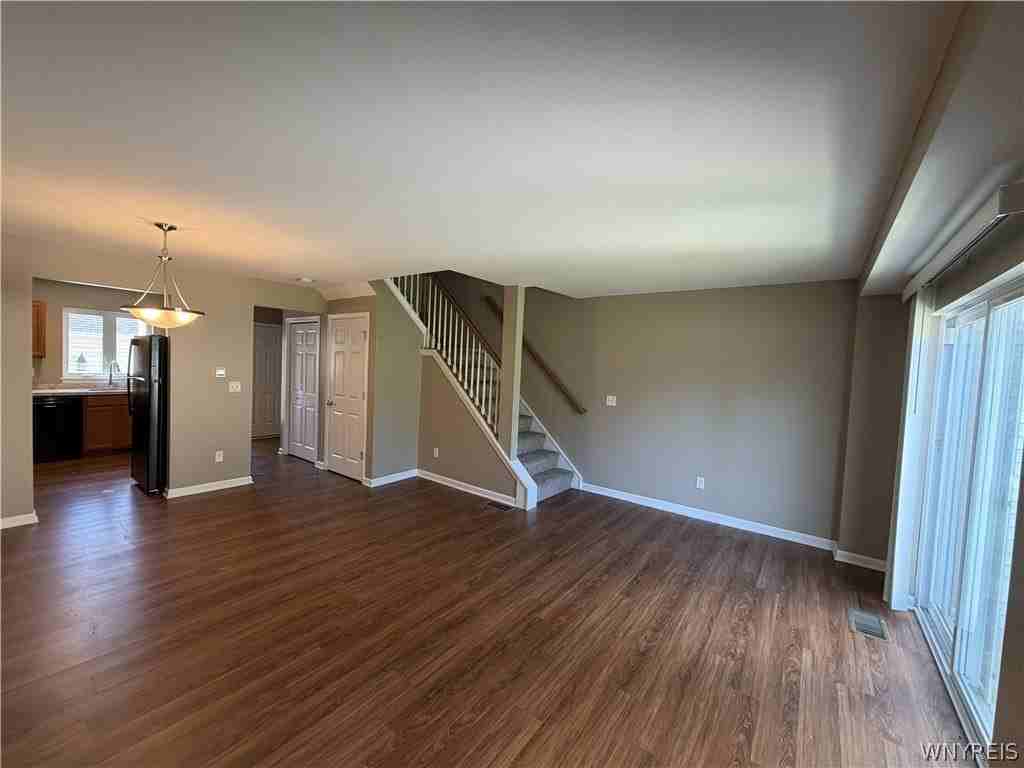 723 Robin Rd - Photo 3 of 13