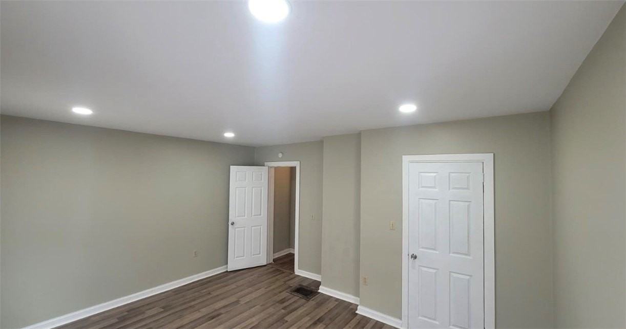 470 W 1st St - Photo 6 of 8