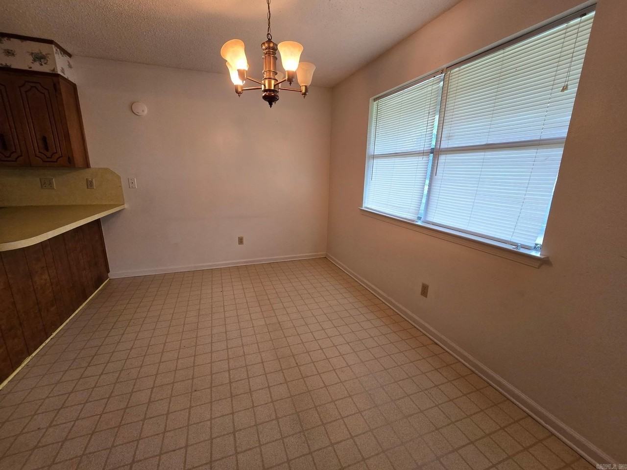 14 Devon Ln - Photo 2 of 12