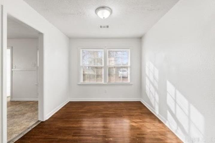 1511 W 23rd St - Photo 5 of 15