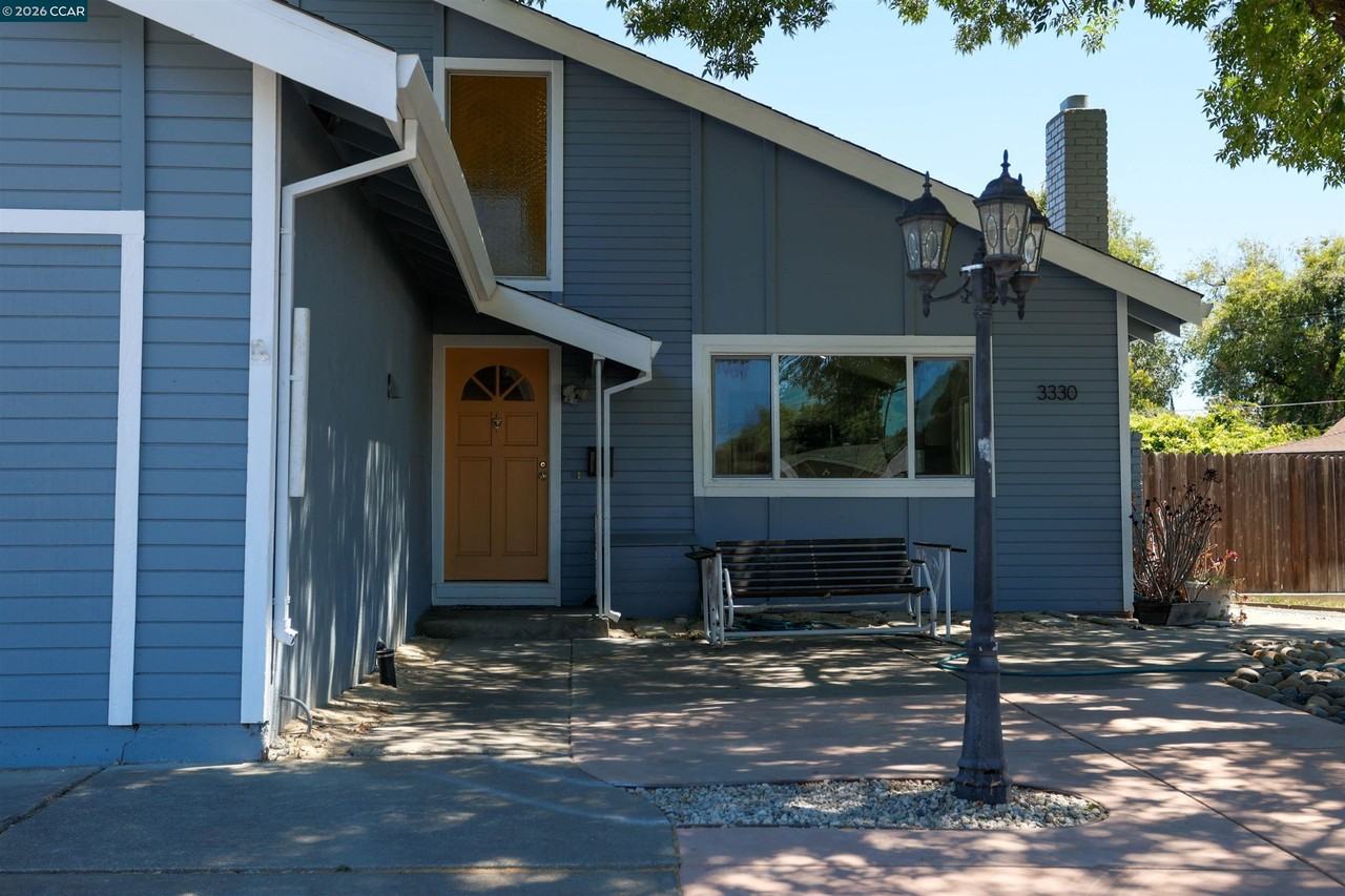 3330 Claudia Dr - Photo 3 of 30
