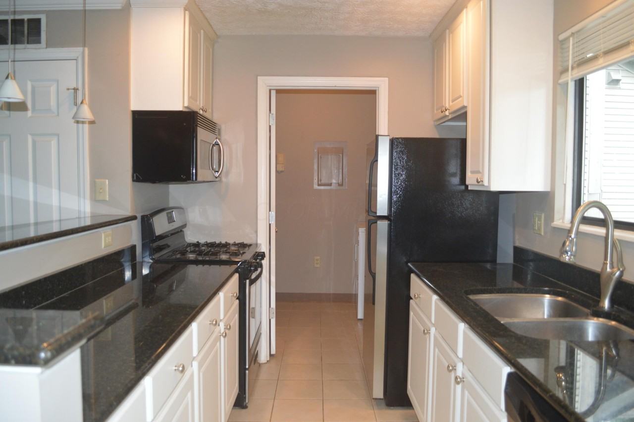 2744 Greystone Dr - Photo 4 of 26