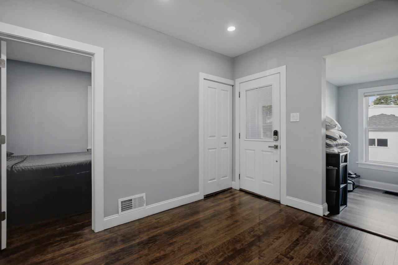 2430 N Normandy Ave #1 - Photo 7 of 10